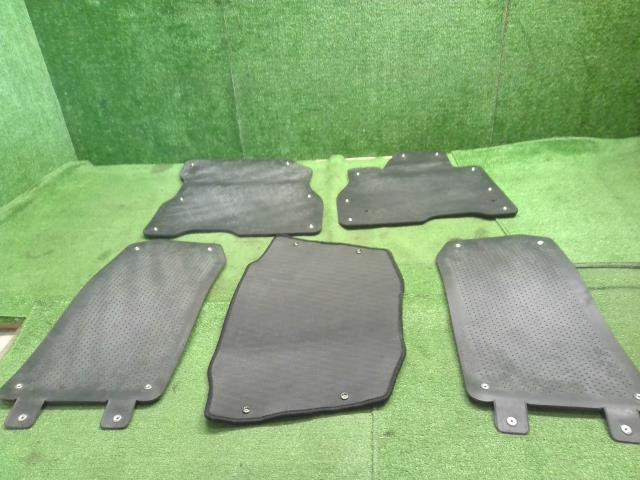 リーフ ZAA-ZE1 フロアマット  純正 1台分 ロゴ入 フロント リア 左右 自社品番250002