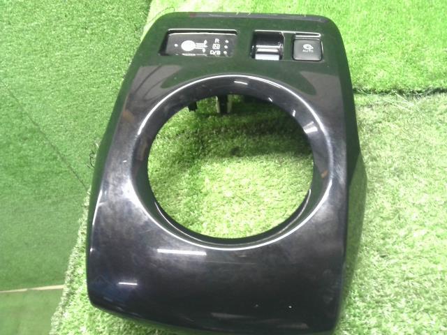 リーフ ZAA-ZE1 シフトパネル 96941-5SK1A 自社品番250002