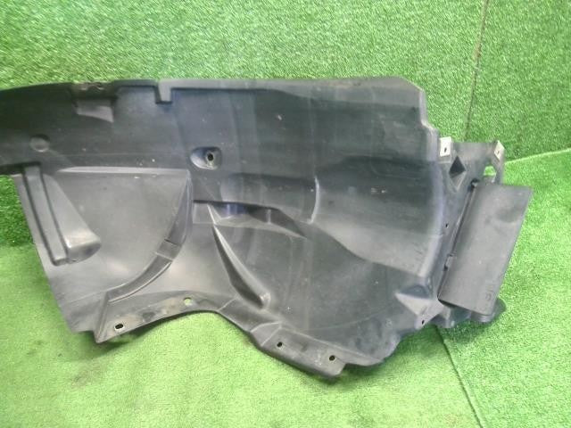 セレナ DAA-GNC27 右Fインナーフェンダー 運転席側 右フロント ライナー 63842-5TA0A 自社品番250012