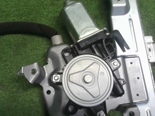 プレサージュ DBA-TU31 左フロントドアレギュレーター・モーター 助手席側 80721-CN00A 自社品番250029