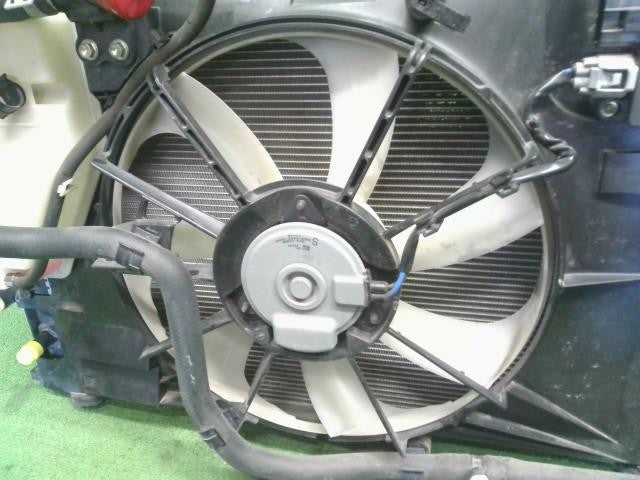 アクア DAA-NHP10 7枚羽 ラジエーター 電動ファン 2WD 16400-21330 422134-8630 自社品番250106