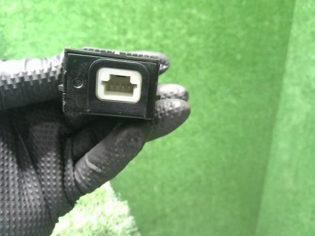 ノート 6AA-E13 USBポート valeo  自社品番250111