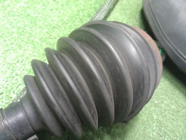 フィット 6BA-GR2 右フロントドライブシャフト 運転席側 44305-TZD-000 自社品番250195