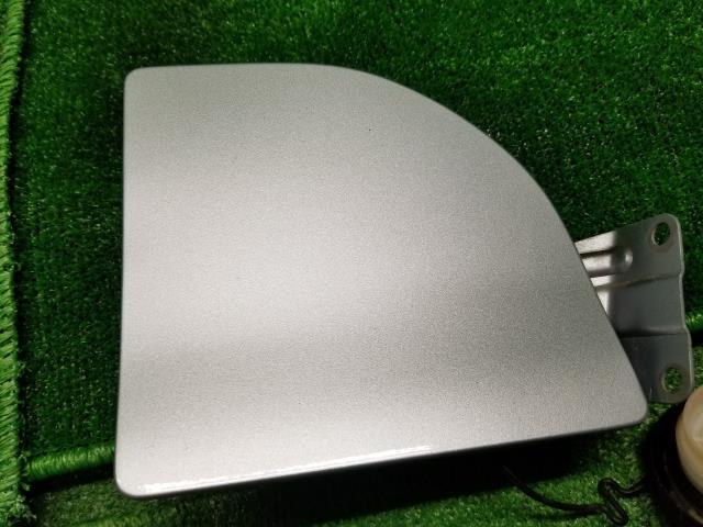 ハイゼット EBD-S331V フューエルリッドパネル 給油口パネル 77350-B5021 自社品番230878