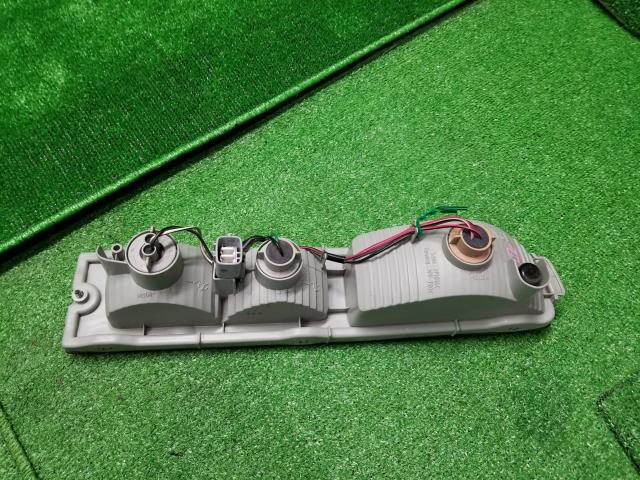 ハイゼット EBD-S331V 右テールランプ 右テールライト81550-B5020 自社品番230878