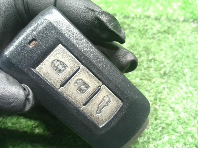 【中古】アウトランダー DLA-GG2W キーレスリモコン スマートキー 8637A815 自社品番240725 U21