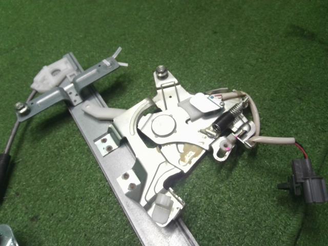 【中古】エリシオン DBA-RR5 左リアドアレギュレーターモーター 72750-SJK-J02 自社品番240757 NH700M