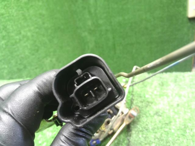 【中古】テリオスキッド TA-J111G 左フロントドアロック 69040-87409 自社品番240785 S07