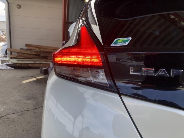 【中古】リーフ ZAA-ZE1 左テールランプ ライト 26555-5SK0B 自社品番250002 XBK