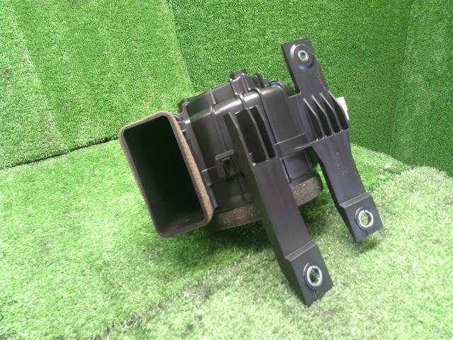 【中古】プリウス DAA-ZVW55 ハイブリッドブロアファン G9230-47080 自社品番250013 218