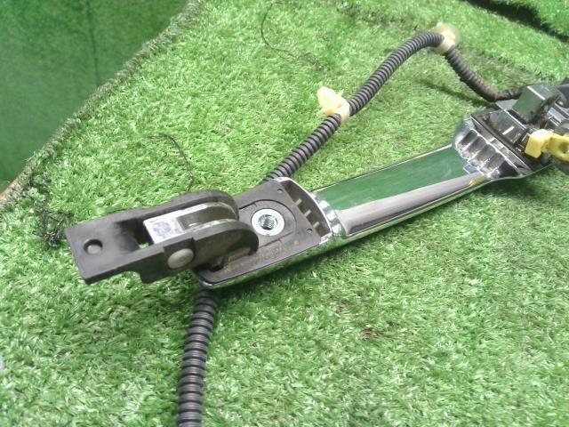 【中古】N-BOX DBA-JF1 左フロントドア アウターハンドル 72180-TY0-N51 自社品番250033 YR586P