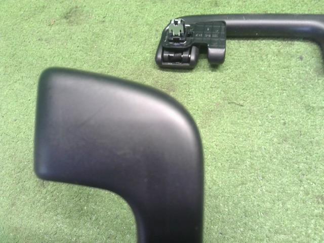 ハリアー DBA-ZSU65W アシストグリップ1台分セット フロント リア 左右 74610-12130-C0 自社品番250109