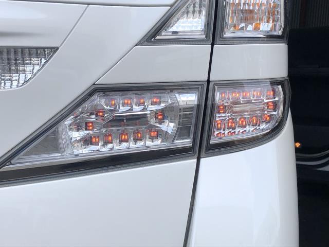 【中古】ヴェルファイア DBA-GGH25W 右テールランプ 81551-58090 自社品番250156 070