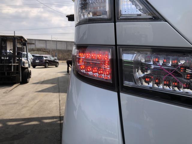 【中古】ヴェルファイア DBA-GGH25W 左テールランプ 81561-58090 自社品番250156 070