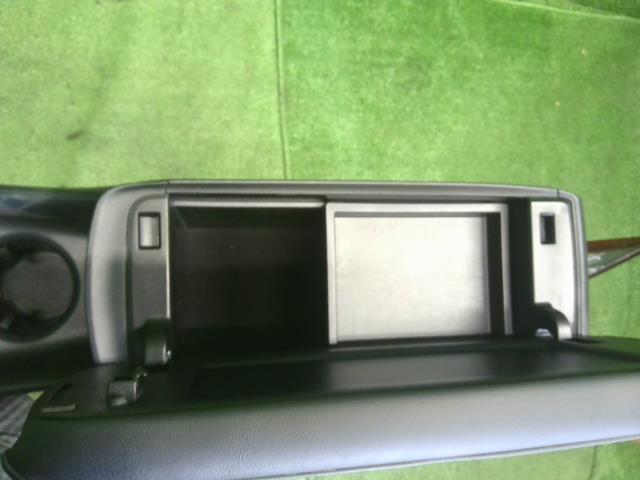 プリウス DAA-ZVW55 フロント センター コンソールボックス 58910-47040-C2 自社品番250176