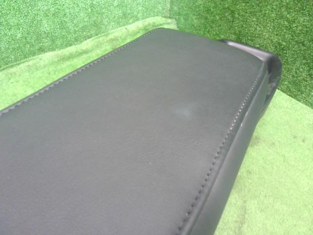 プリウス DAA-ZVW55 フロント センター コンソールボックス 58910-47040-C2 自社品番250176