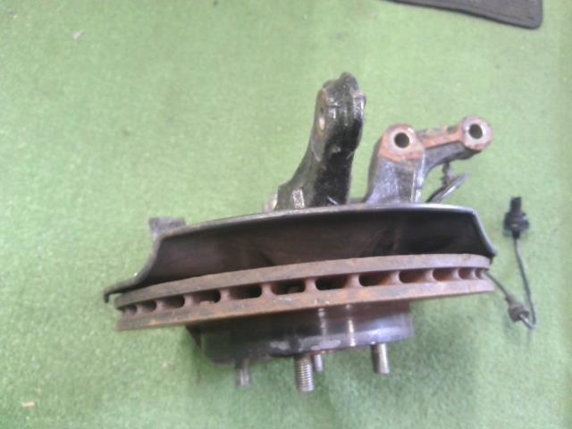 【中古】フィット 6BA-GR2 右フロントナックルハブ 51211-TZD-J00 自社品番250195 R565M