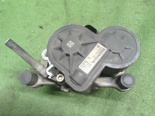 【中古】フィット 6BA-GR2 左リアキャリパー 43021-TZD-J01 自社品番250195 R565M