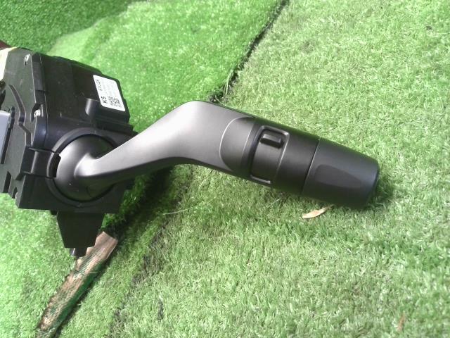 【中古】オーラ 6AA-FE13 ディマー コンビネーションスイッチ 自社品番250199 NBQ