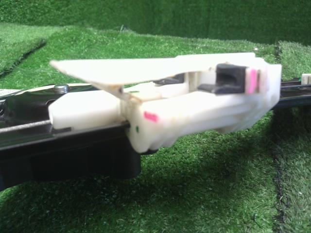 【中古】フィアット 500 ABA-31212 右フロントドアレギュレーターモーター 自社品番250248