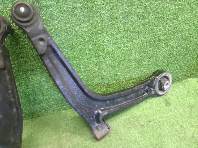 【中古】フィアット 500 ABA-31212 左右フロントロアアーム 自社品番250248