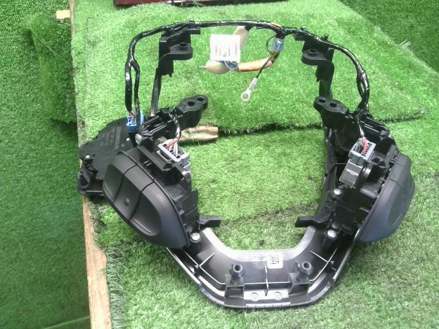 【中古】フリード DAA-GB7 ステアリング ハンドルスイッチ 自社品番250311 B553P