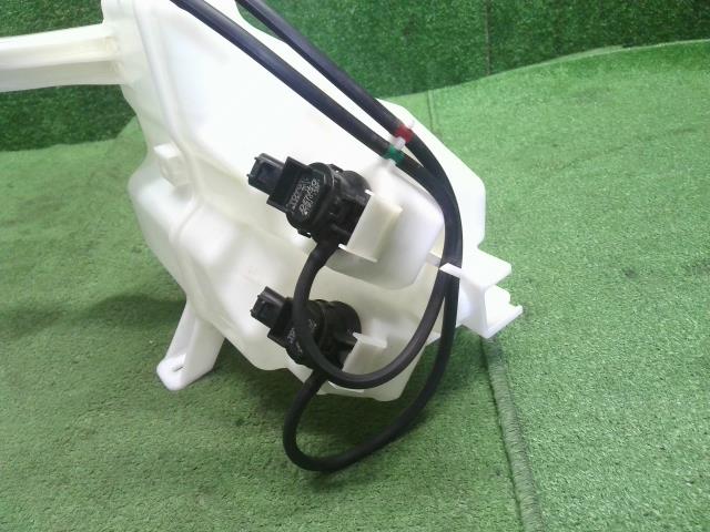 【中古】プリウスα DAA-ZVW41W ウォッシャータンク 85315-47220 自社品番250324 1G3