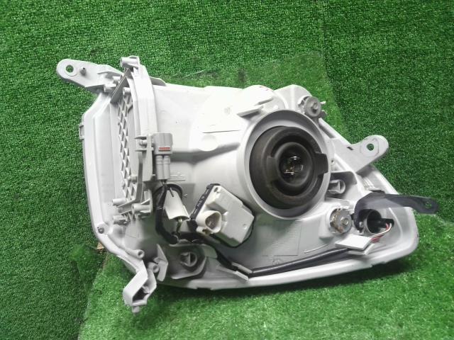 【中古】ミラアヴィ CBA-L250S 右ヘッドランプ ライト 81110-B2260 自社品番250336 S30