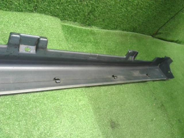 【中古】ミラアヴィ CBA-L250S 右サイドステップ スポイラー 75805-B2010-S0 自社品番250336 S30