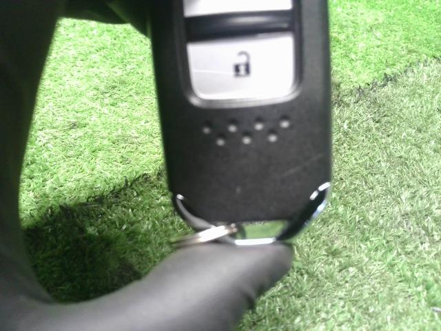 【中古】ヴェゼル DAA-RU3 キーレスリモコン スマートキー 72147-T5C-J01 自社品番250354 G539P