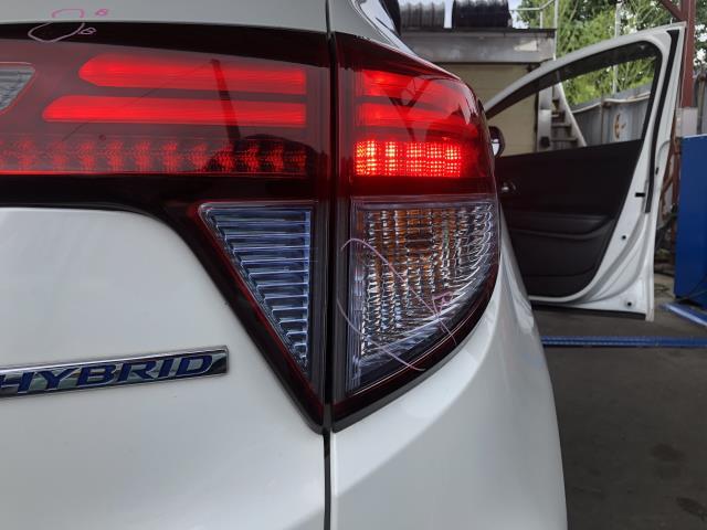 【中古】ヴェゼル DAA-RU3 右テールランプ 33502-T7B-J11 自社品番250358 NH788P