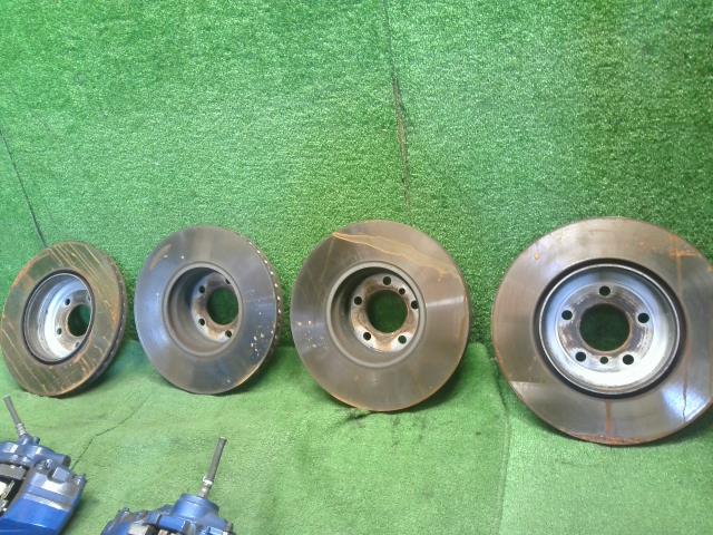 【中古】BMW 3シリーズ LDA-8C20 キャリパー ディスクローターセット 34 11 6 799 466 自社品番250375