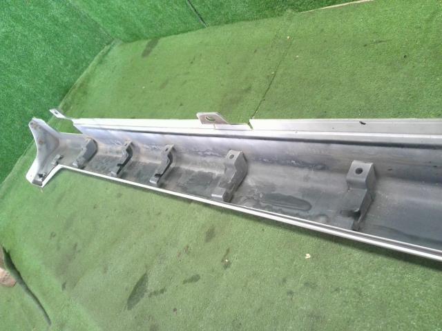 【中古】アコード DBA-CL7 右サイドステップ スポイラー 71800-SEA-911ZF 自社品番250395 NH624P