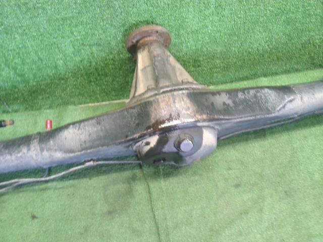 【中古】ハイゼット V-S100P リアアクスル デフホーシング 41110-87M04 自社品番250401 W09