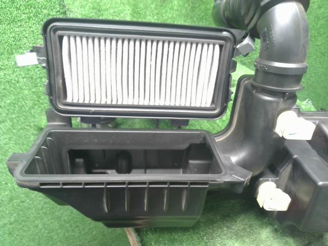 【中古】キックス 6AA-RP15 エアクリーナー 16500-5R70A 自社品番250422 QAB