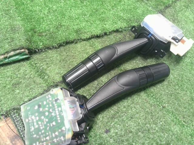 【中古】フォレスター DBA-SH5 ディマー コンビネーションスイッチ 83114AG011 自社品番250457 37J