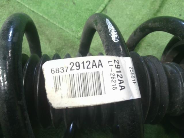 【中古】ジープ チェロキー ABA-KL24 左 フロントショック ストラット一式 ハブ ナックル 自社品番250501