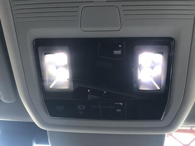 【中古】VW ゴルフヴァリアント 3AA-CDDLAV ルームランプ 自社品番250502