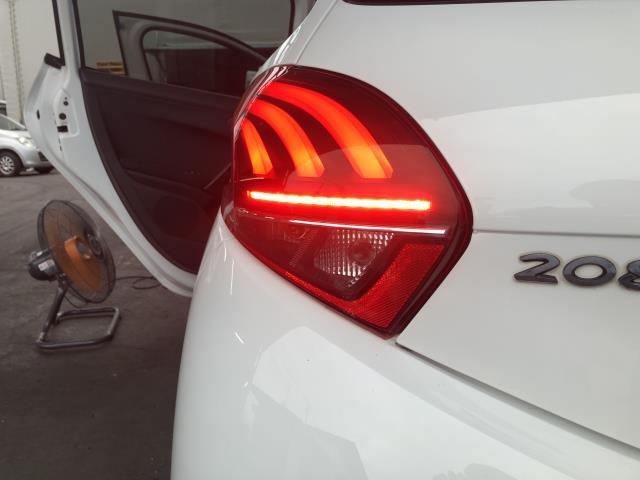 【中古】プジョー 208 ABA-A9HN01 左テールランプ 自社品番250503
