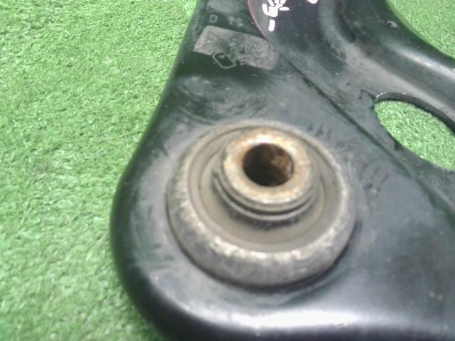 【中古】プジョー 208 ABA-A9HN01 右 フロント ロアアーム 自社品番250503