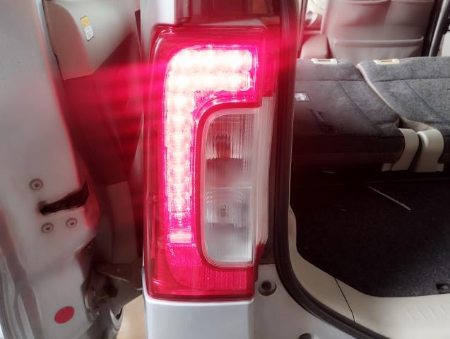 【中古】タント DBA-LA600S 左テールランプ 81561-B2350 自社品番250524 S28