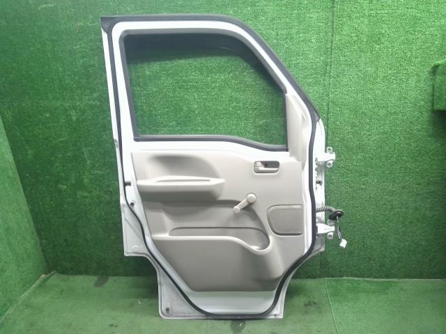 【中古】エブリィ HBD-DA17V 左 フロント ドア 助手席 自社品番250565 26U