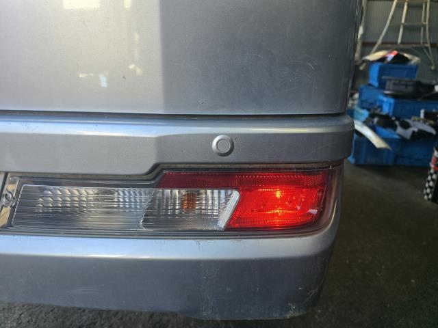 【中古】ハイゼット EBD-S331V 右テールランプ 自社品番250576 S28