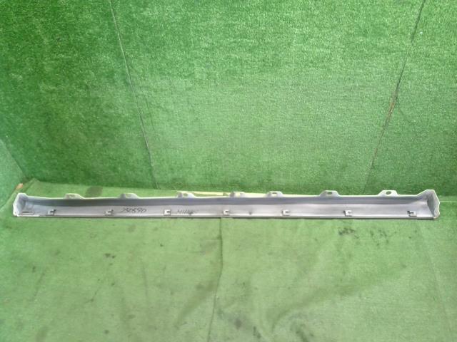 【中古】ワゴンR DBA-MH23S 左サイドステップ スポイラー 77240-70K00-Z7T 自社品番250590 Z7T