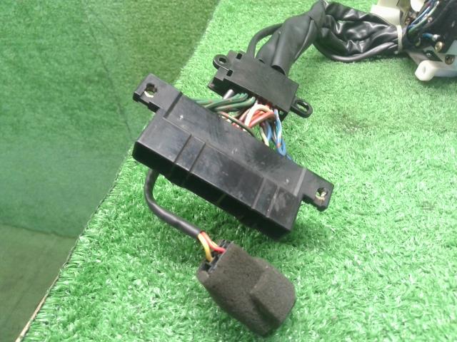 【中古】ランドクルーザープラド Q-LJ78G ディマースイッチ コンビネーションスイッチ ウインカー ワイパー レバー 84310-60830 自社品番250598 183