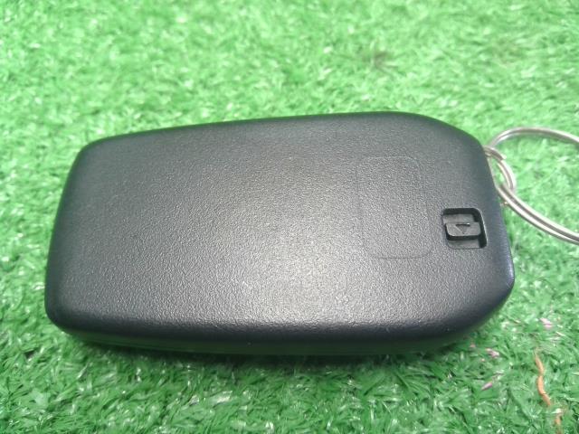 【中古】シエンタ 6AA-MXPL10G キーレスリモコン 自社品番250617 6X3