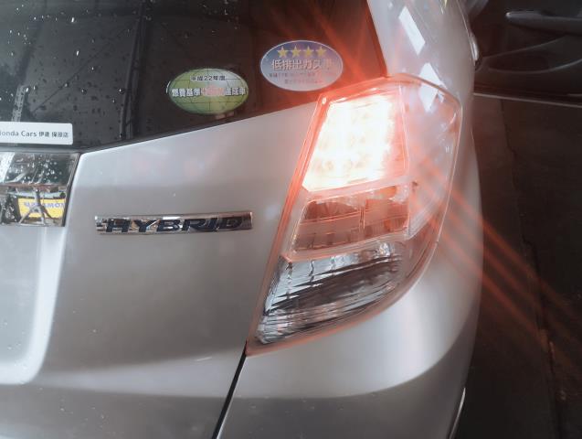 【中古】フィット DAA-GP1 左右 テールランプ ブレーキランプ セット 33550-TF0-J71 自社品番250648 NH700M