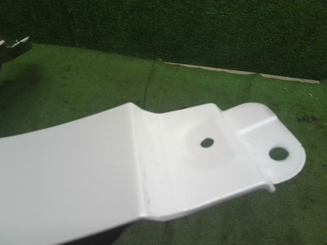 【中古】アクア 6AA-MXPK16 右Fフェンダー 53811-52610 自社品番250682 089