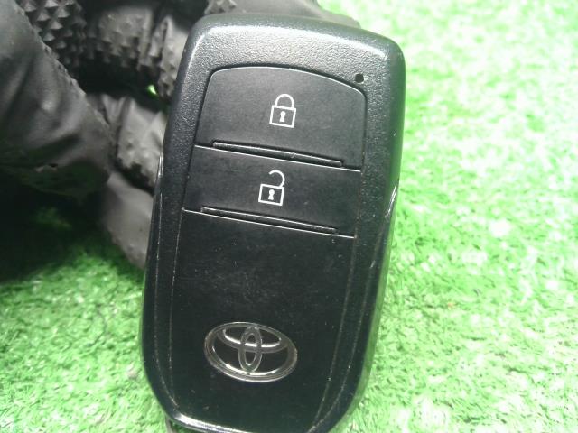 【中古】アクア 6AA-MXPK16 キーレスリモコン スマートキー 8990H-52160 自社品番250682 089