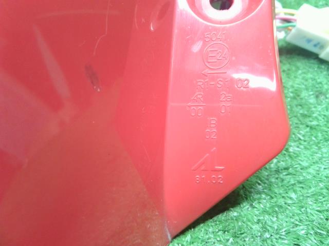 【中古】スイフト CBA-ZC32S 左テールランプ 自社品番250708 ZMT